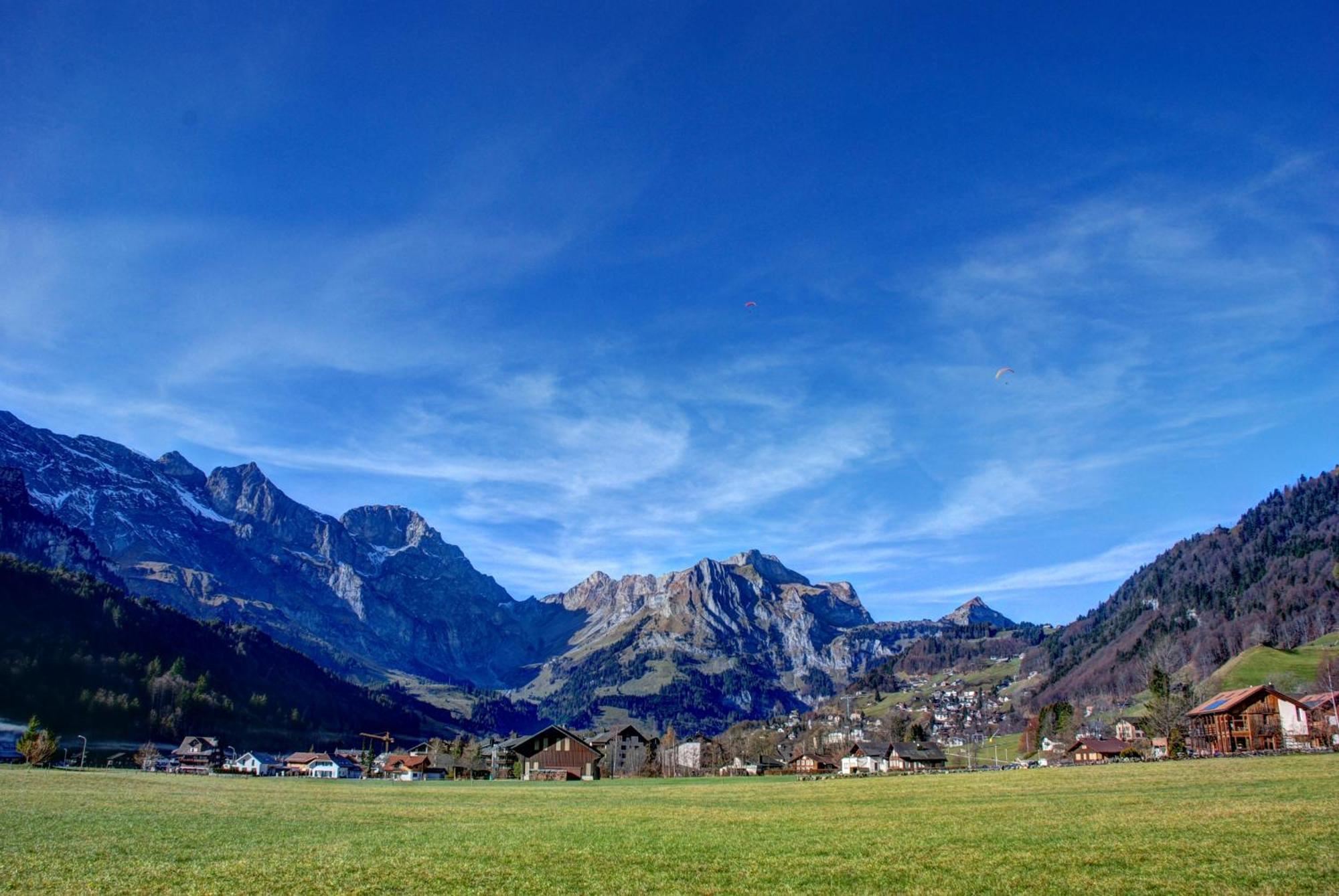 Hotel Garni Hostatt Engelberg Bagian luar foto